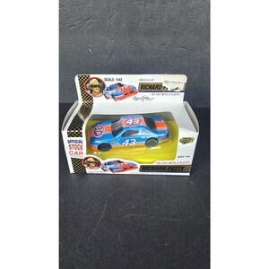 Vintage 1992 Road Champs Richard Petty #43 STP Stock Car Die-Cast 1/43 In Box